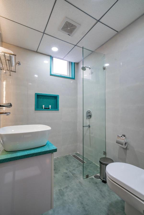 Skyla Studios & Suites - Hitech City Haiderabad Buitenkant foto